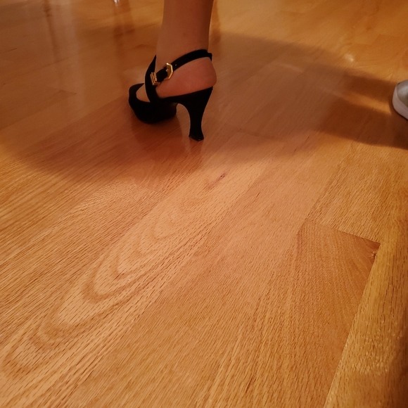 Black suede pumps - Picture 5 of 5